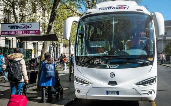 Bergamo: AC Bus transfer naar Milaan - Geen gedoe & gratis bagage