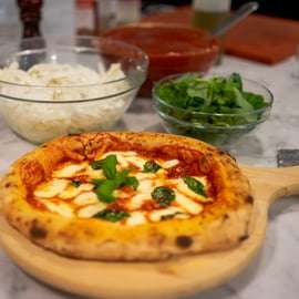 Milano: Corso di pizza e gelato con cena e vino