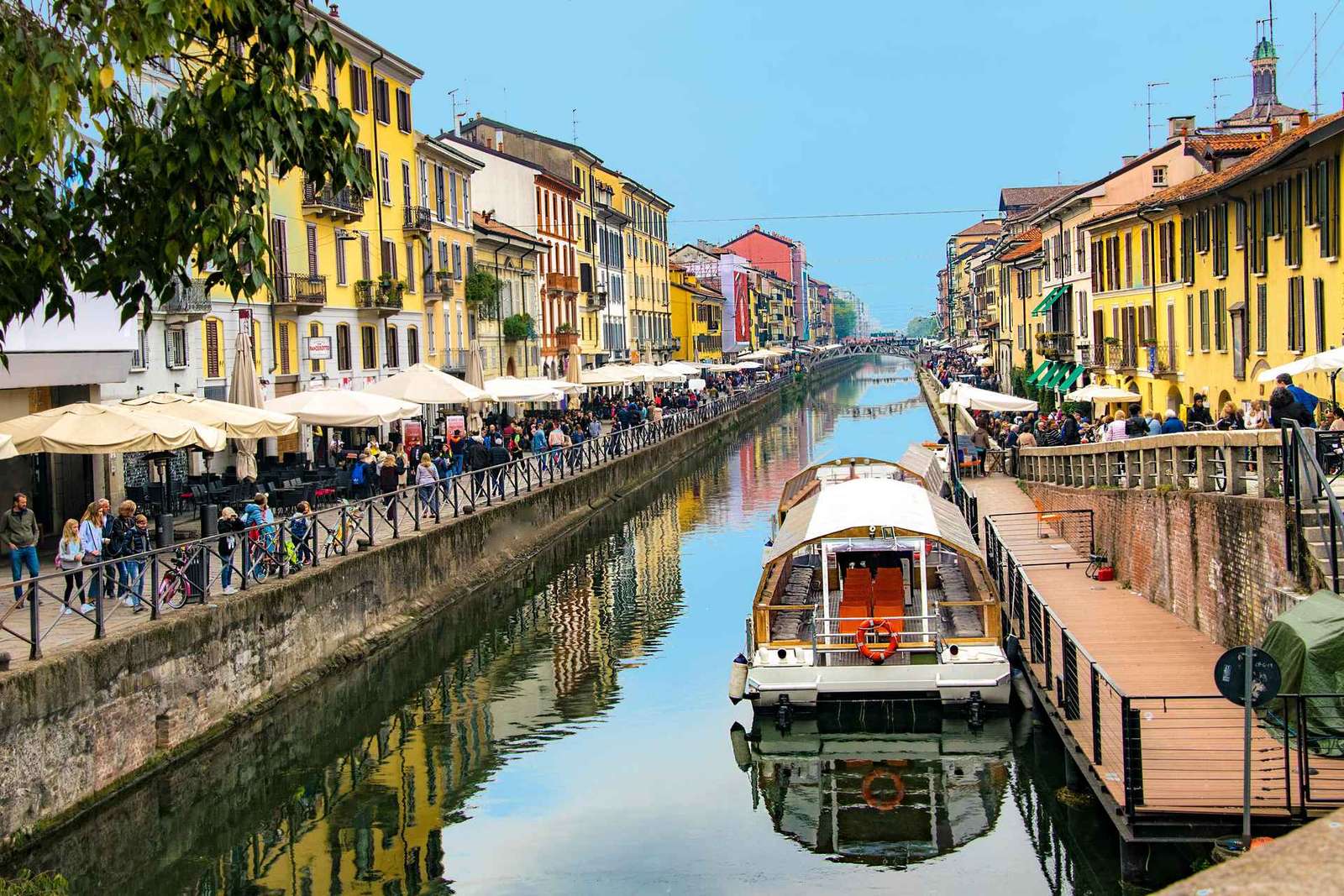 Milan: Colonne di San Lorenzo and Navigli Guided Tour