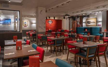 Mailand: Hard Rock Cafe mit Festmenü zum Mittag- oder Abendessen