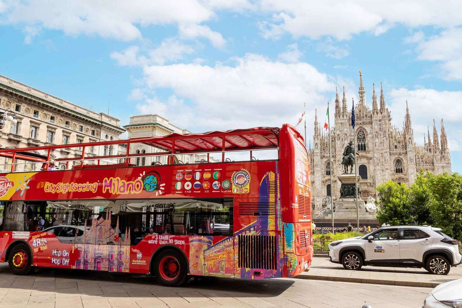 Hop-on-Hop-off-Bus Mailand: vier Linien mit Audioguide