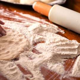 Pizza and Tiramisu Class in Milan, in a Professional Kitchen