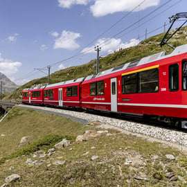 Lake Como Cruise and Bernina Red Train Day Trip
