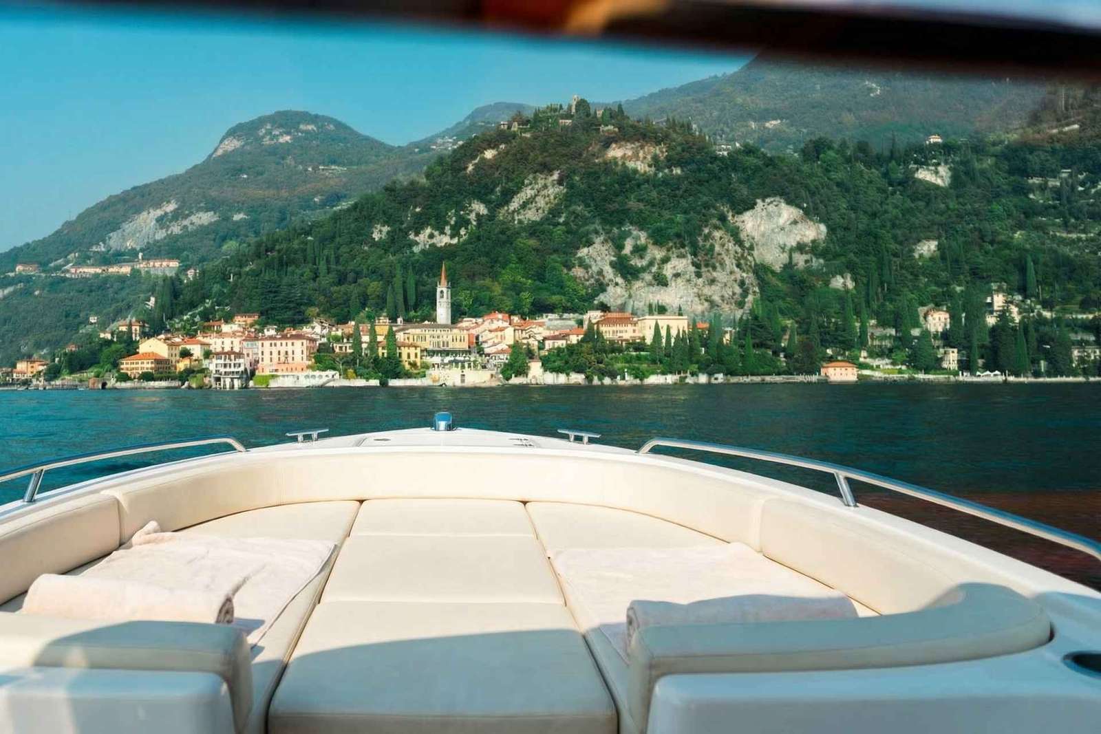 From Milan: Private Lake Como Boat Tour & Roundtrip Transfer