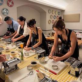 Corso di cucina a Milano con pasta fresca e tiramisù