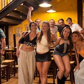 Pub crawl ai Navigli di Milano con guida locale