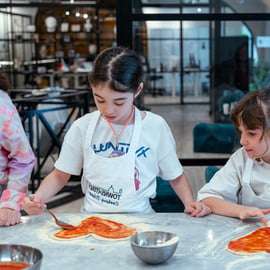 Milano: Corso di pizza e gelato con cena e vino