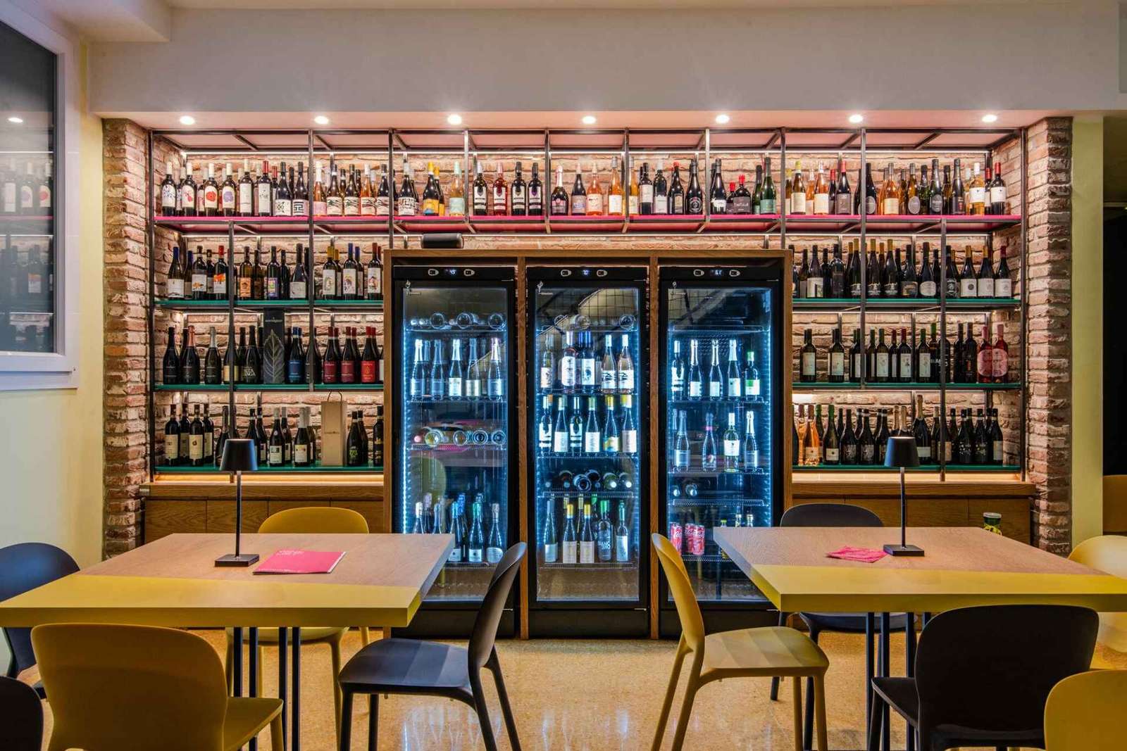Degustação de vinhos em Milão com tábua gourmet