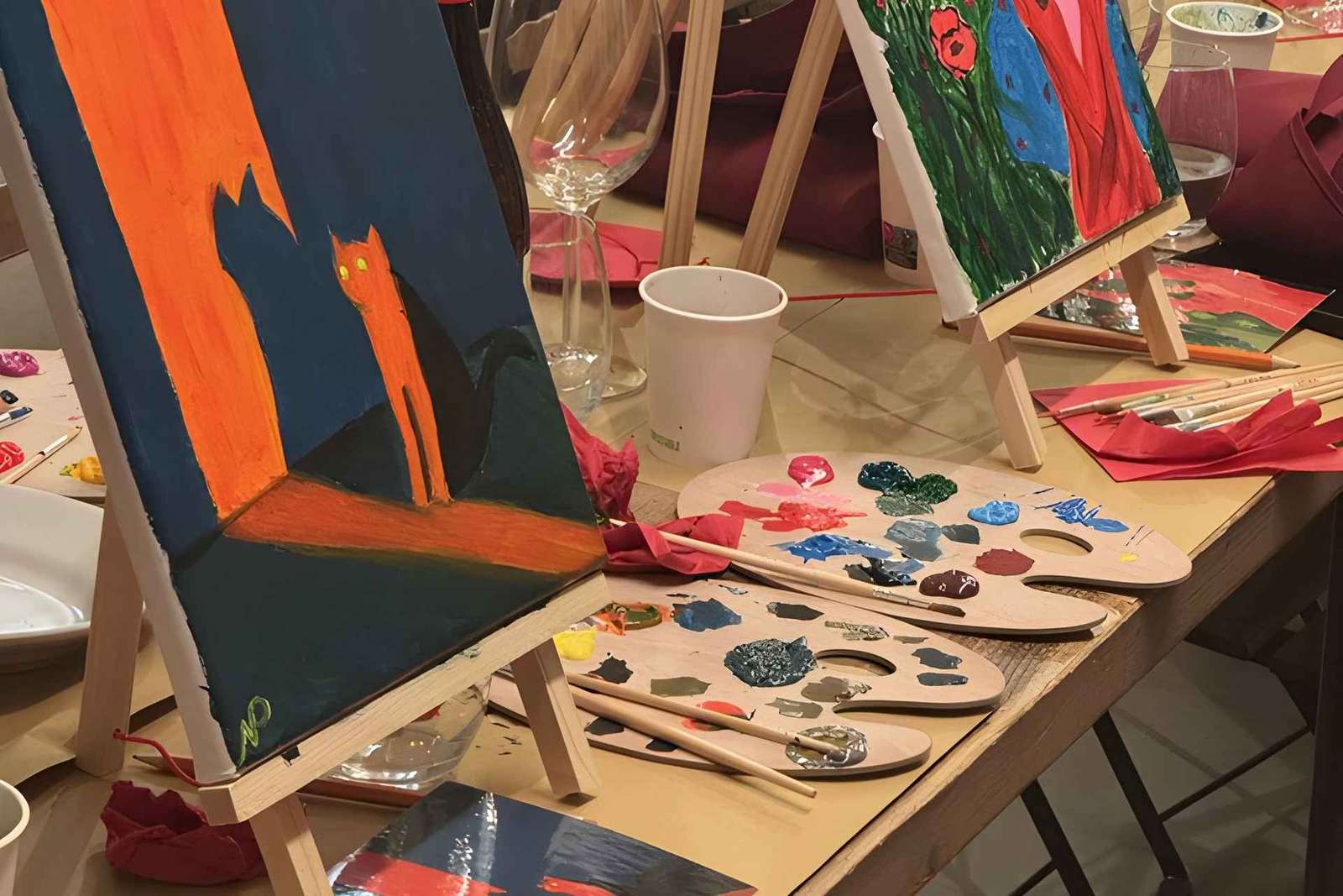 Paint and Sip a Milano: pittura su tela con vino e stuzzichini