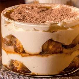 Aula de tiramisù em Milão com cafeteira moka e chef