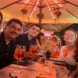 Pub crawl ai Navigli di Milano con guida locale