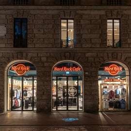 Milan: Hard Rock Cafe with Set Menu for Lunch or Dinner
