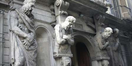 Casa degli Omenoni