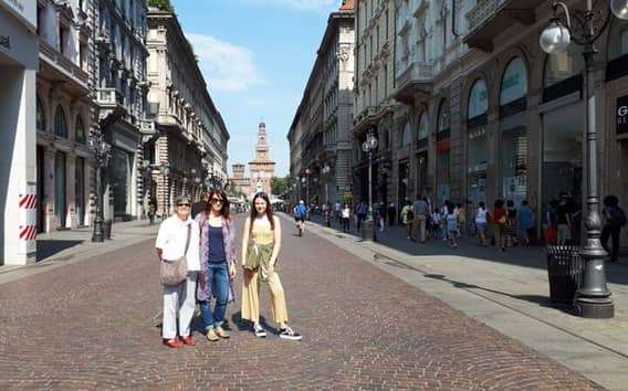 Milan: Private Walking Tour with Highlights & Hidden Gems