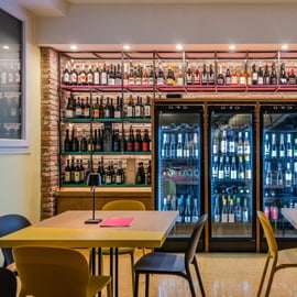 Degustação de vinhos em Milão com tábua gourmet